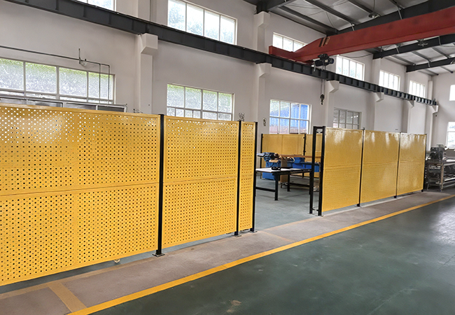犇顶围栏｜浙江省大型智能电气集团车间隔离网定制改造应用案例